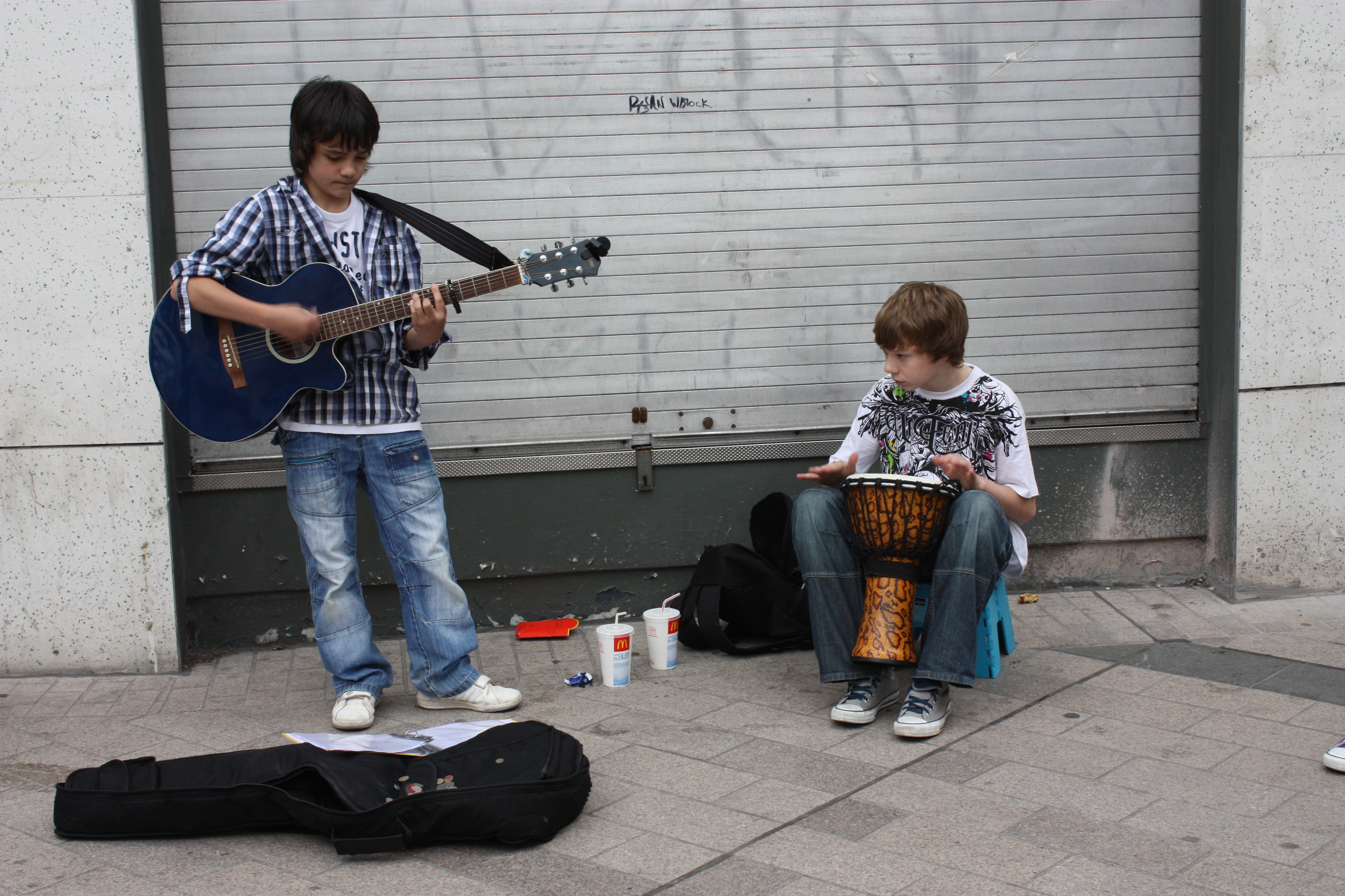 Street musicians in Belfast